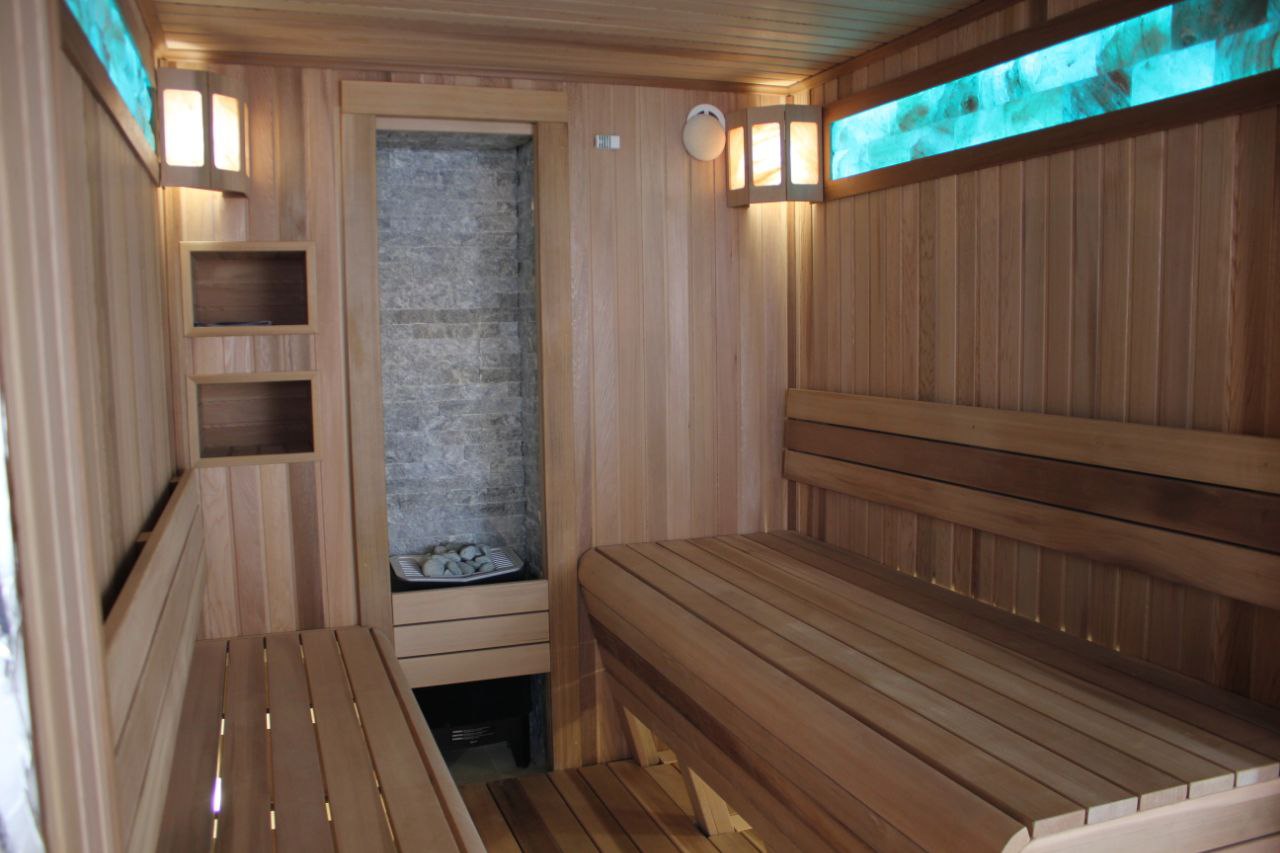 Сауна из канадского кедра и гималайской соли